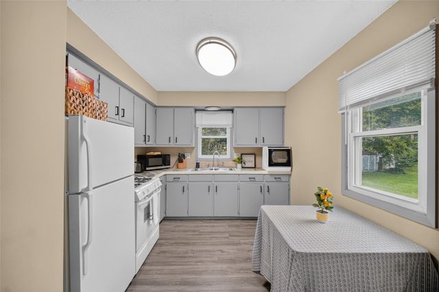 606 Cutler Avenue, Des Moines, IA 50315