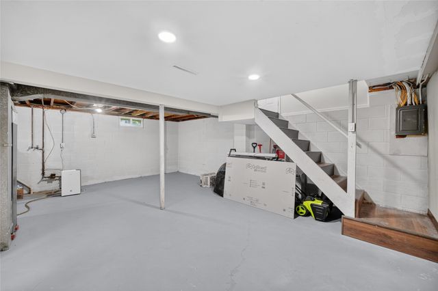 606 Cutler Avenue, Des Moines, IA 50315