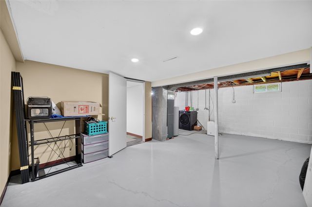 606 Cutler Avenue, Des Moines, IA 50315