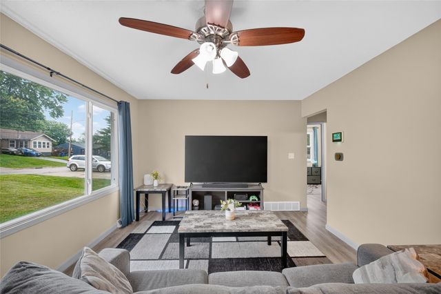 606 Cutler Avenue, Des Moines, IA 50315