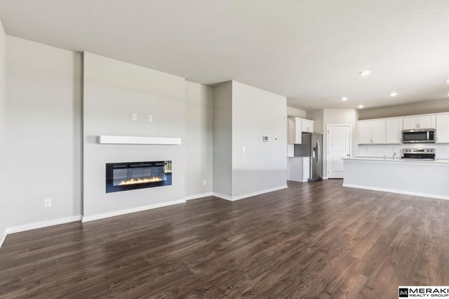 6409 Peters Parkway, Papillion, NE 68157