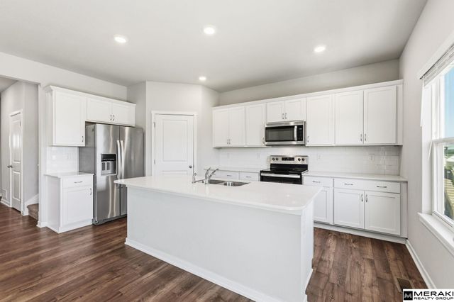 6409 Peters Parkway, Papillion, NE 68157