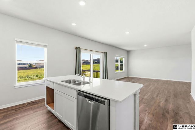 6409 Peters Parkway, Papillion, NE 68157