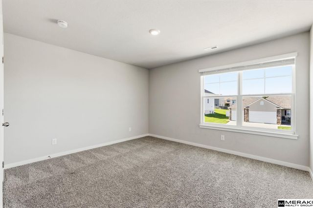 6409 Peters Parkway, Papillion, NE 68157