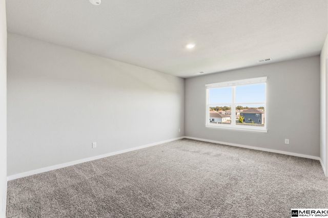 6409 Peters Parkway, Papillion, NE 68157