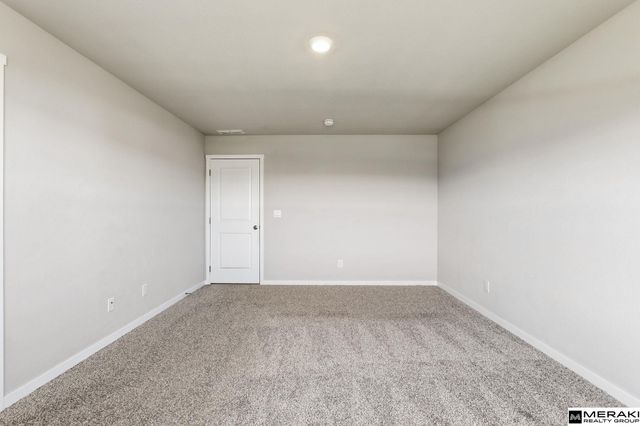 6409 Peters Parkway, Papillion, NE 68157