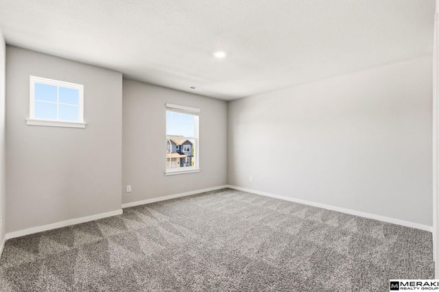 6409 Peters Parkway, Papillion, NE 68157