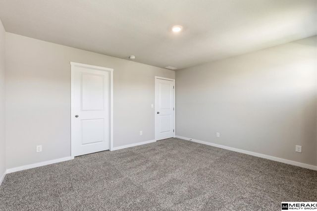 6409 Peters Parkway, Papillion, NE 68157
