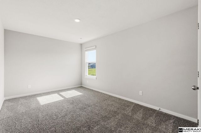 6409 Peters Parkway, Papillion, NE 68157