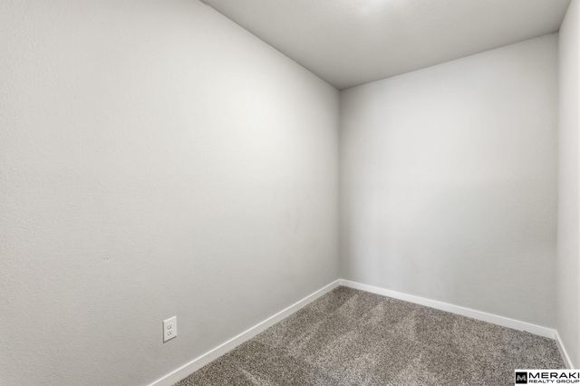 6409 Peters Parkway, Papillion, NE 68157