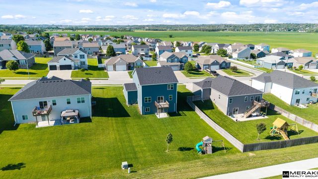 6409 Peters Parkway, Papillion, NE 68157
