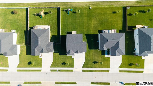 6409 Peters Parkway, Papillion, NE 68157