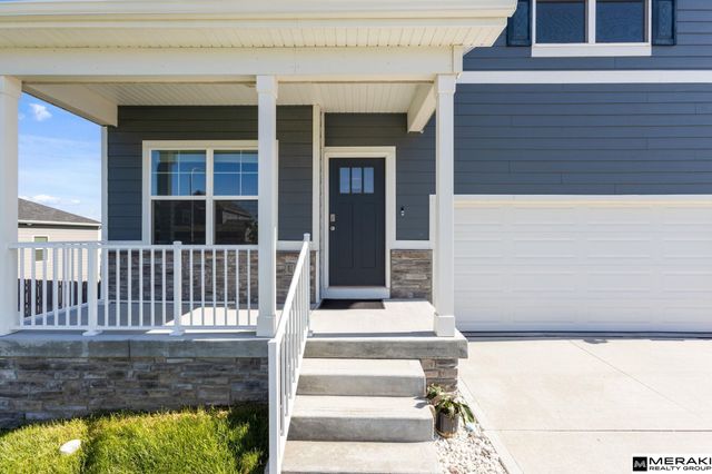 6409 Peters Parkway, Papillion, NE 68157