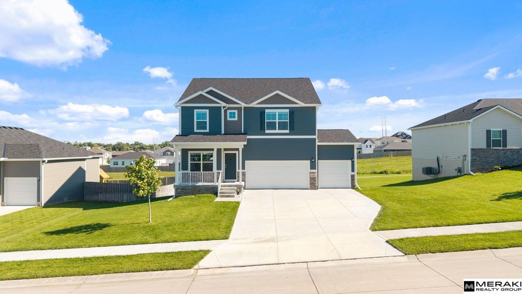 6409 Peters Parkway, Papillion, NE 68157