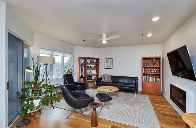 3930 Grand Avenue 4GN, Des Moines, IA 50312