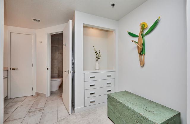 3930 Grand Avenue 4GN, Des Moines, IA 50312