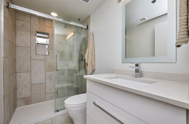 3930 Grand Avenue 4GN, Des Moines, IA 50312