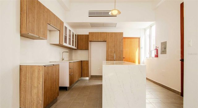 319 RECINTO SUR STREET 6, San Juan, PR 00901