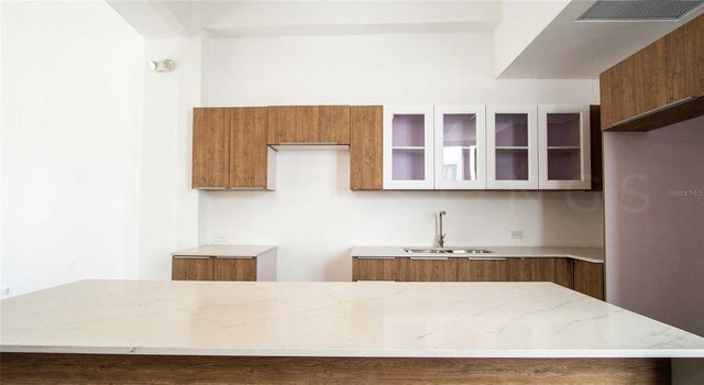 319 RECINTO SUR STREET 6, San Juan, PR 00901