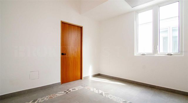 319 RECINTO SUR STREET 6, San Juan, PR 00901