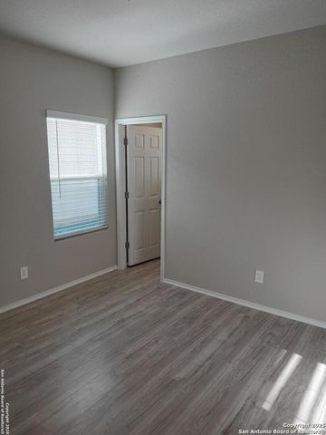 530 pleasanton, San Antonio, TX 78221