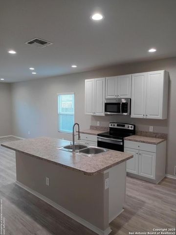 530 pleasanton, San Antonio, TX 78221