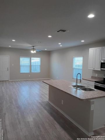 530 pleasanton, San Antonio, TX 78221