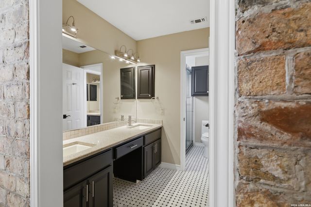 105 Rock Squirrel, Shavano Park, TX 78231