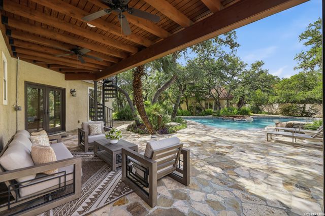 105 Rock Squirrel, Shavano Park, TX 78231