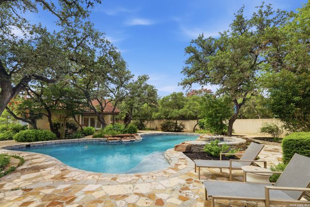 105 Rock Squirrel, Shavano Park, TX 78231