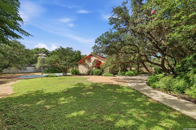 105 Rock Squirrel, Shavano Park, TX 78231