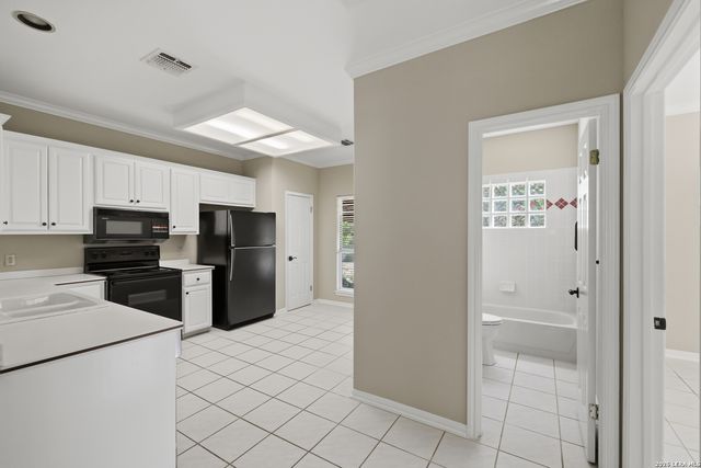 105 Rock Squirrel, Shavano Park, TX 78231