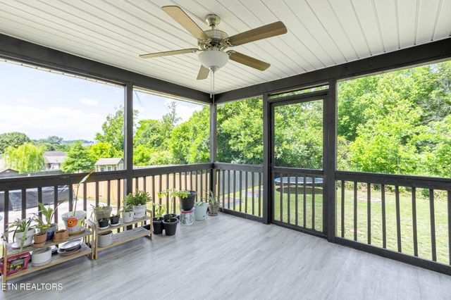 7114 Hannah Brook Rd, Knoxville, TN 37918