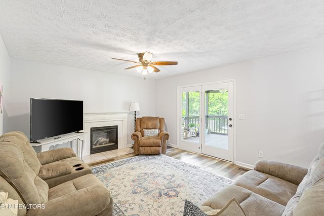 7114 Hannah Brook Rd, Knoxville, TN 37918