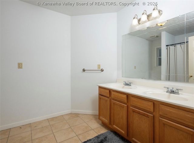 6 Lincoln Heights A, Alum Creek, WV 25003