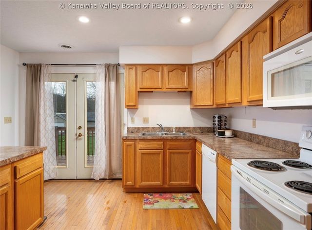 6 Lincoln Heights A, Alum Creek, WV 25003