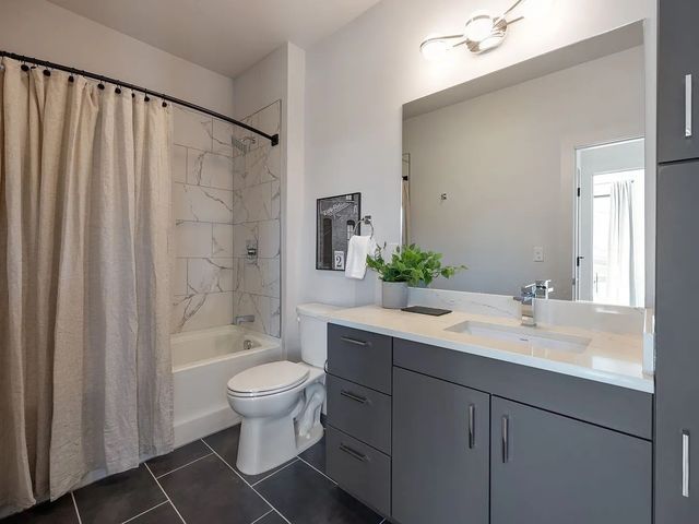 303 31st Ave N Apt 209, Nashville, TN 37203