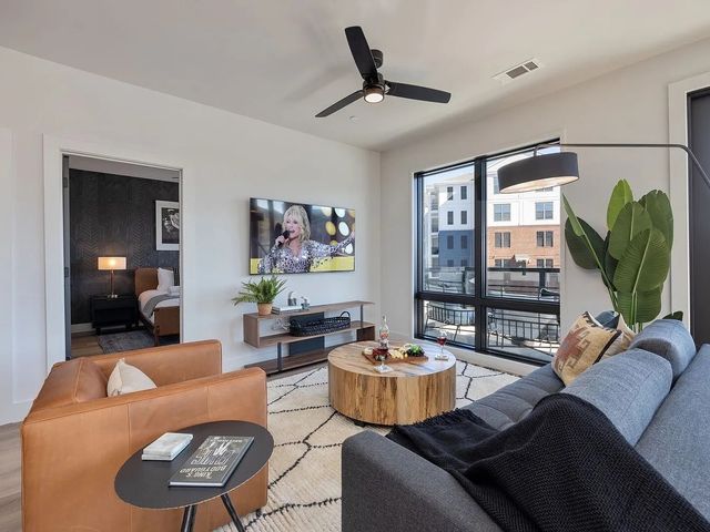 303 31st Ave N Apt 209, Nashville, TN 37203