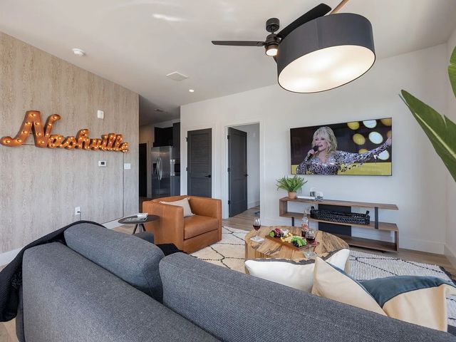 303 31st Ave N Apt 209, Nashville, TN 37203