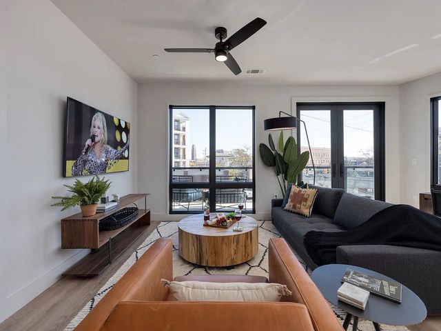 303 31st Ave N Apt 209, Nashville, TN 37203