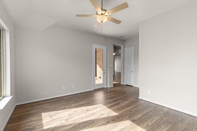 2302 Gleaming Pear Drive, Manvel, TX 77578