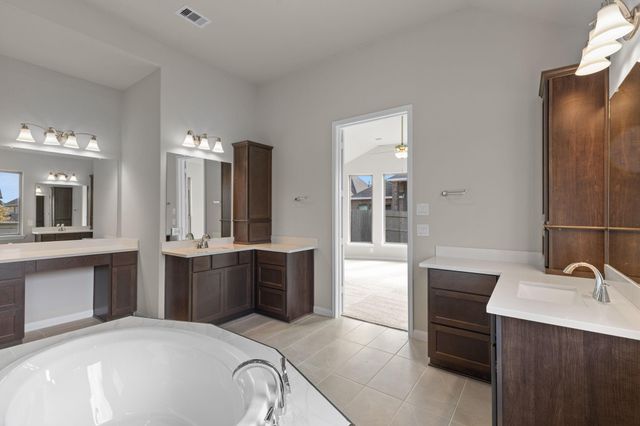 2302 Gleaming Pear Drive, Manvel, TX 77578