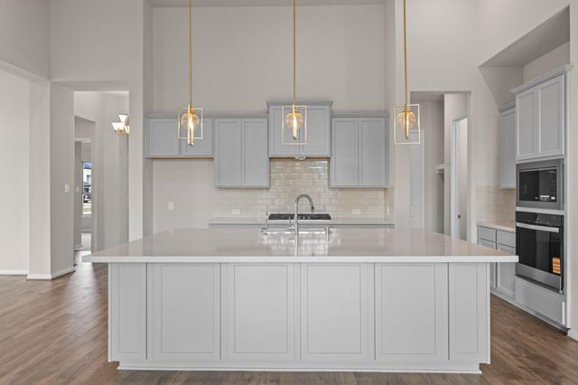 2302 Gleaming Pear Drive, Manvel, TX 77578