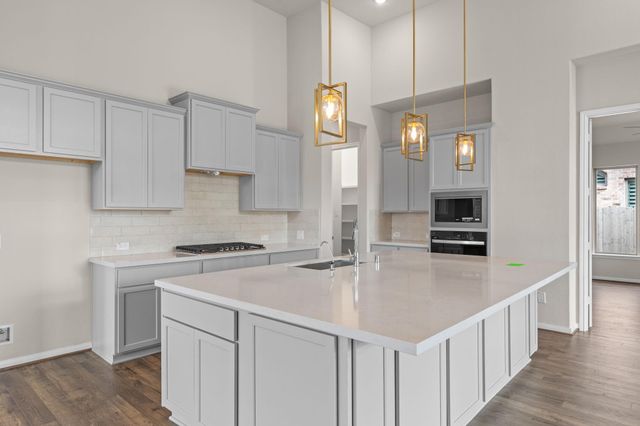 2302 Gleaming Pear Drive, Manvel, TX 77578