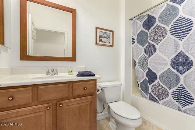 676 W TWIN PEAKS Parkway, San Tan Valley, AZ 85143