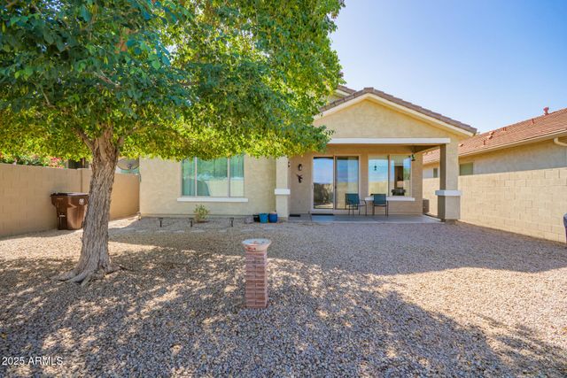 676 W TWIN PEAKS Parkway, San Tan Valley, AZ 85143