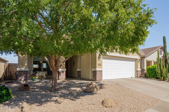 676 W TWIN PEAKS Parkway, San Tan Valley, AZ 85143