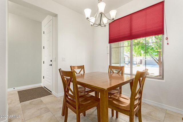 676 W TWIN PEAKS Parkway, San Tan Valley, AZ 85143