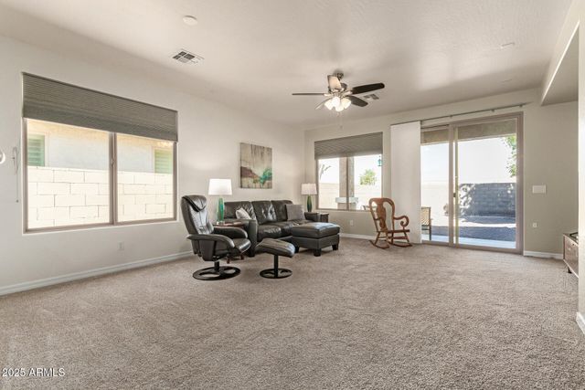 676 W TWIN PEAKS Parkway, San Tan Valley, AZ 85143