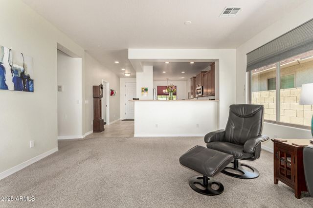 676 W TWIN PEAKS Parkway, San Tan Valley, AZ 85143